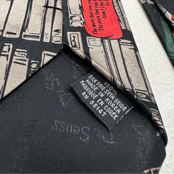 Dr. Seuss 1990’s vintage cat in the hat cartoon tie 100% silk made in Korea - Picture 5 of 9